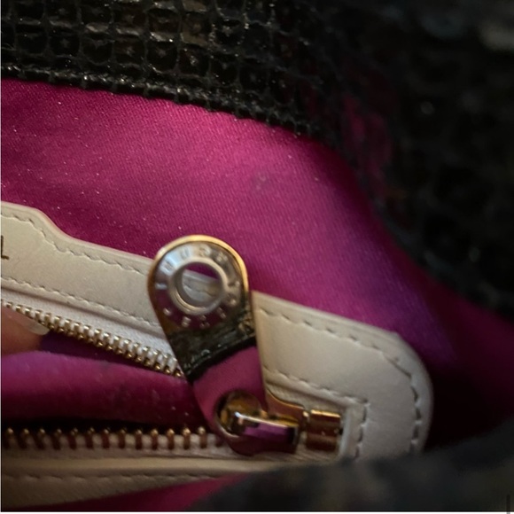 Henri Bendel Debutant shiny Black Leather Clutch Purse vintage compact mirror - Picture 6 of 14